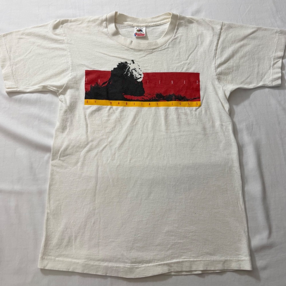 Vintage Fruit of the Loom Lion Habitat Loss Graphic T-Shirt White Mens Medium